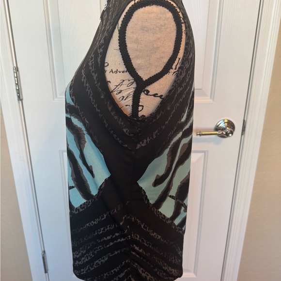 DKNY Golf Women’s Zebra Print Sleeveless Top - Black and Blue Size  Medium EUC - Picture 4 of 8